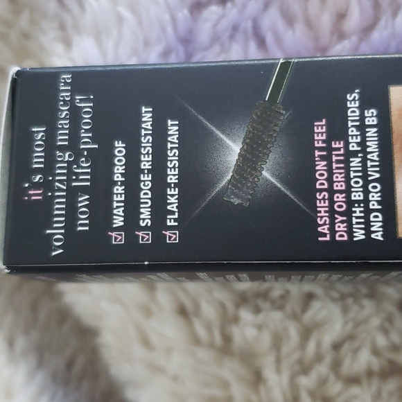 IT COSMETICS SUPERHERO VOLUMIZING WATERPROOF MASCARA. - Picture 6 of 16